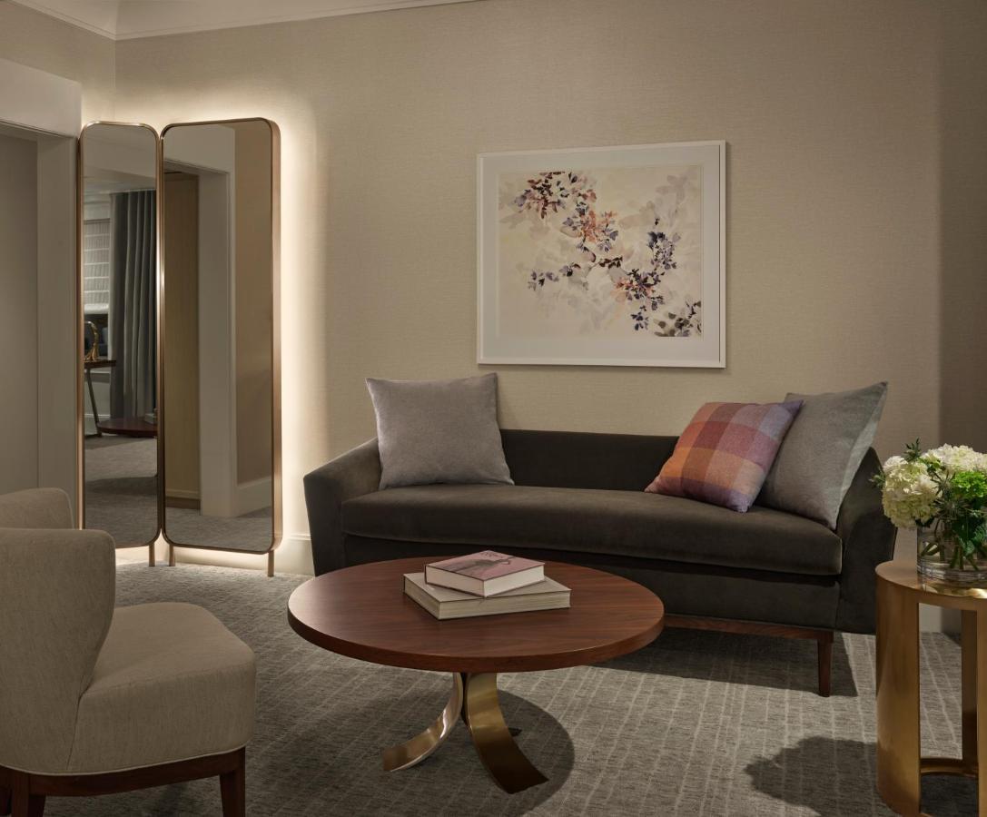 מלון The Newbury בוסטון מראה חיצוני תמונה A living room at The London West Hollywood