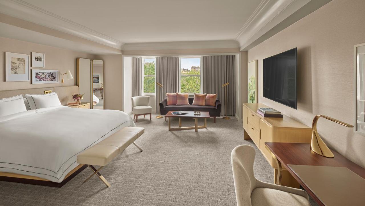 מלון The Newbury בוסטון מראה חיצוני תמונה A guest room at The St. Regis Washington, D.C.