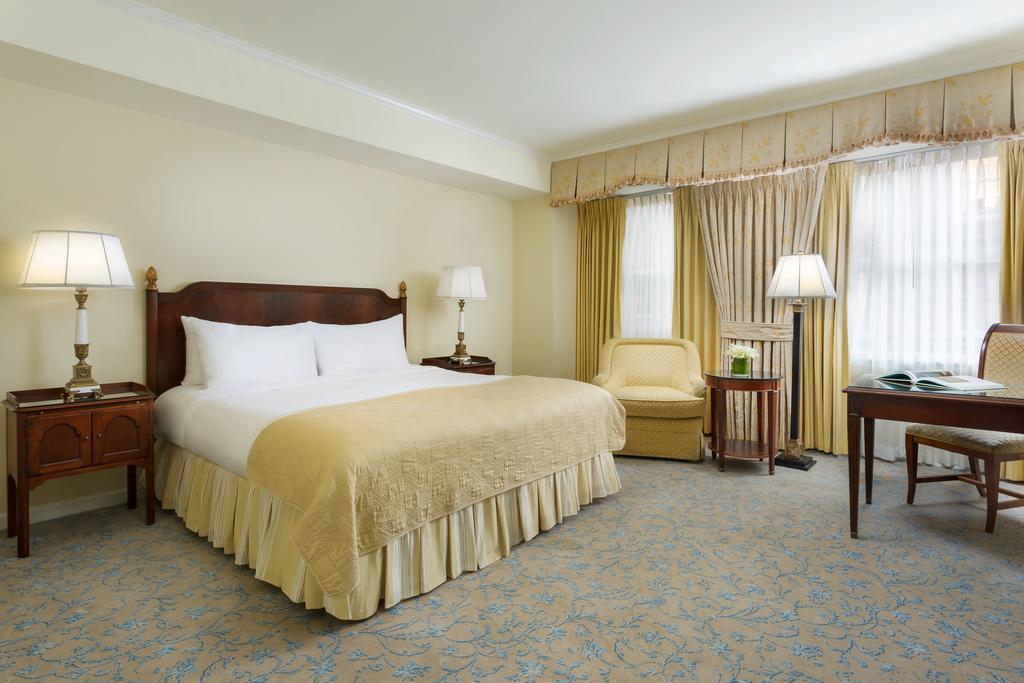 מלון The Newbury בוסטון מראה חיצוני תמונה A guest room at the Waldorf Astoria New York