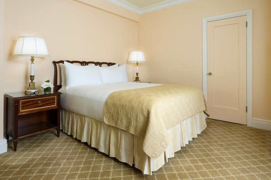 מלון The Newbury בוסטון מראה חיצוני תמונה A guest room at The Carlyle